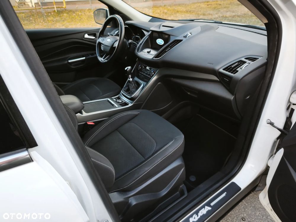 Ford Kuga 1.5 EcoBoost 2x4 Titanium - 23