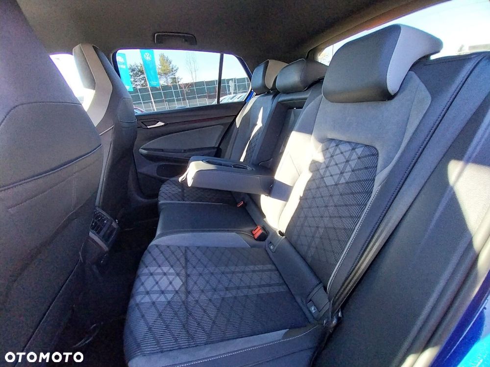 Volkswagen Golf - 10