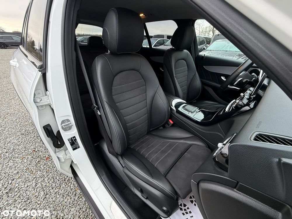 Mercedes-Benz GLC 200 d 4Matic 9G-TRONIC AMG Line - 33