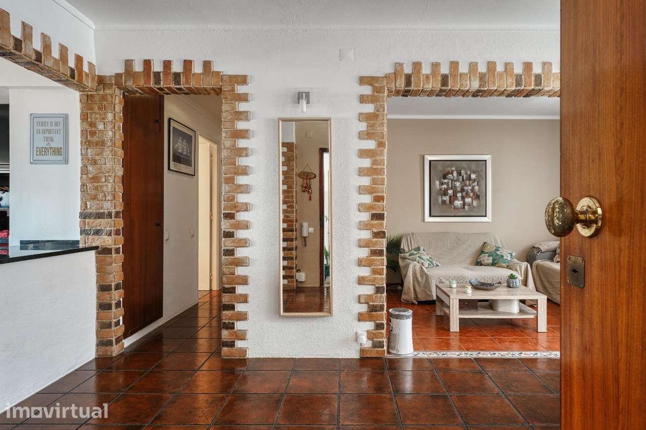 Apartamento T3+1 com Sótão em Mira Sintra, Agualva-Cacém - Grande imagem: 2/23