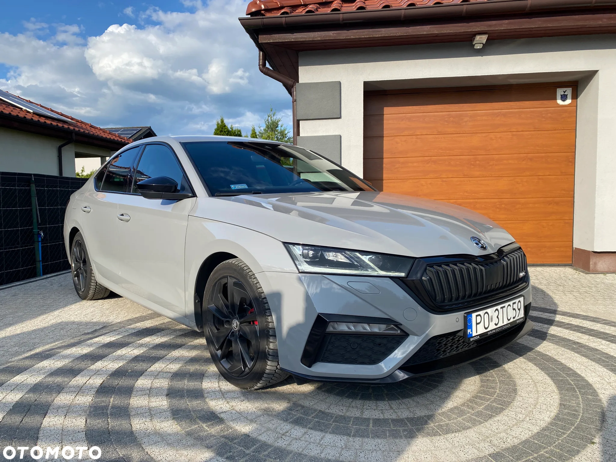 Skoda Octavia 2.0 TDI RS DSG - 2