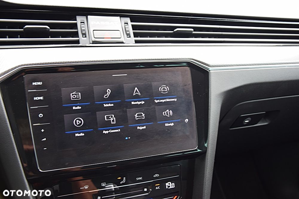 Volkswagen Passat Alltrack 2.0 TDI SCR DSG 4Motion - 24