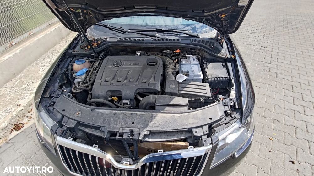 Skoda Superb 2.0 TDI Elegance - 29