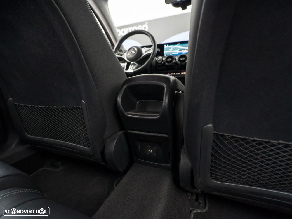 Mercedes-Benz A 250 e - 38