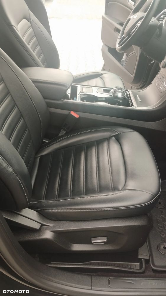 Ford Edge - 32