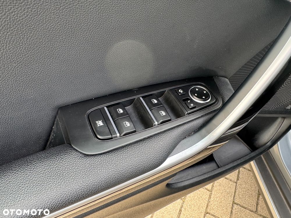 Kia XCeed - 10
