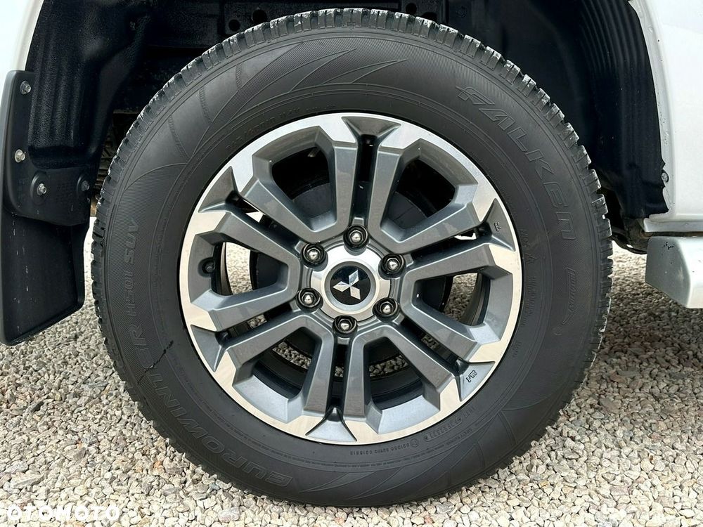 Mitsubishi L200 2.2 d DC Instyle Plus - 19