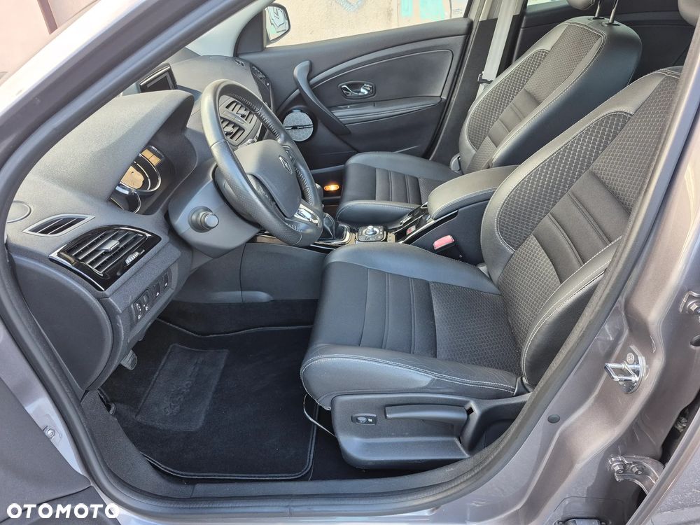 Renault Megane Grandtour ENERGY TCe 130 Start & Stop Bose Edition - 20