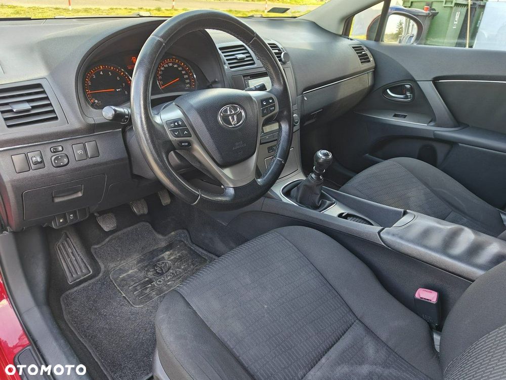 Toyota Avensis - 9