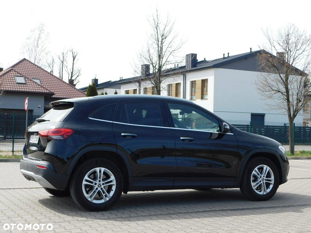 Mercedes-Benz GLA - 4