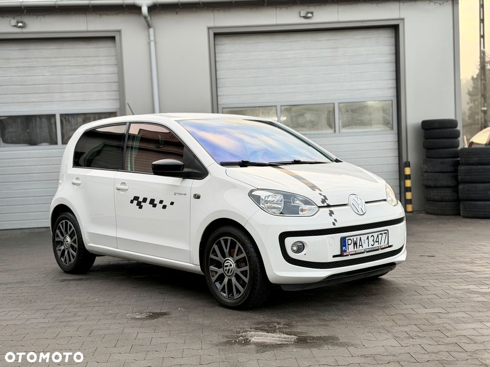 Volkswagen up! BlueMotion Technology street - 12