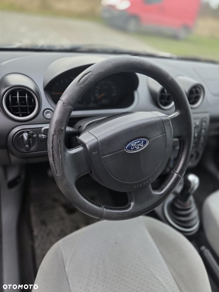 Ford Fiesta 1.4 Ghia - 12