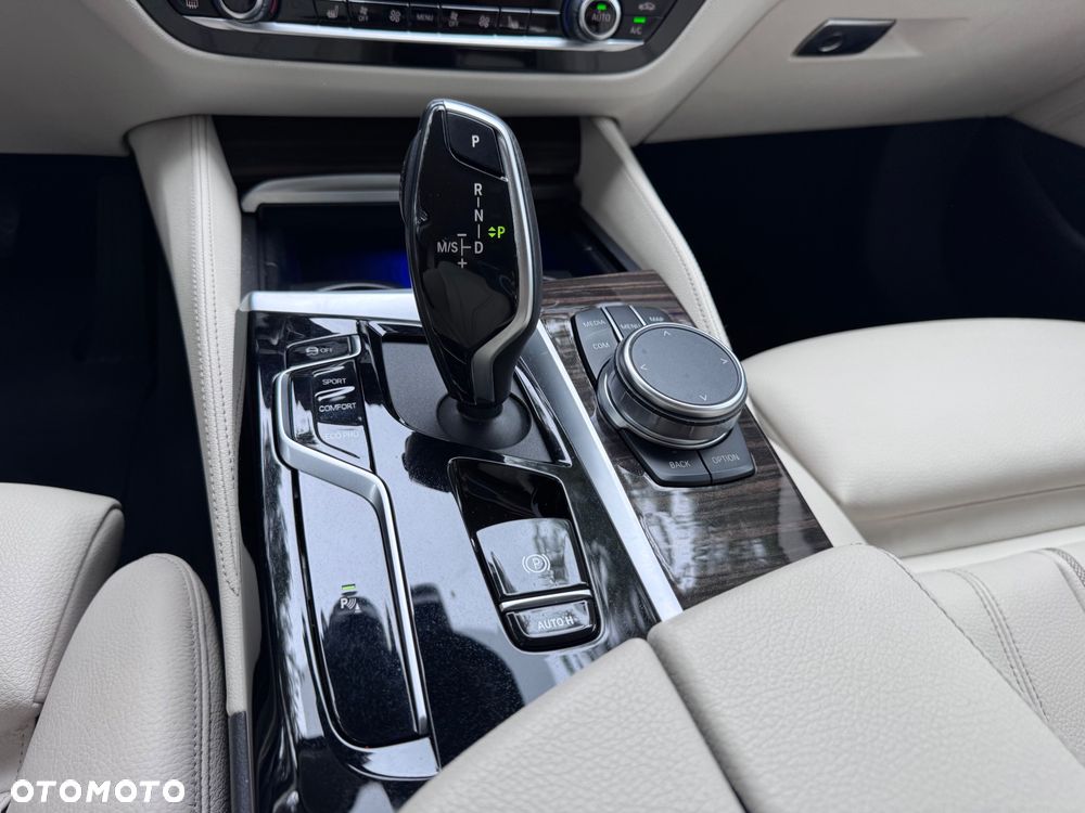 BMW Seria 5 520d xDrive mHEV Luxury Line sport - 33