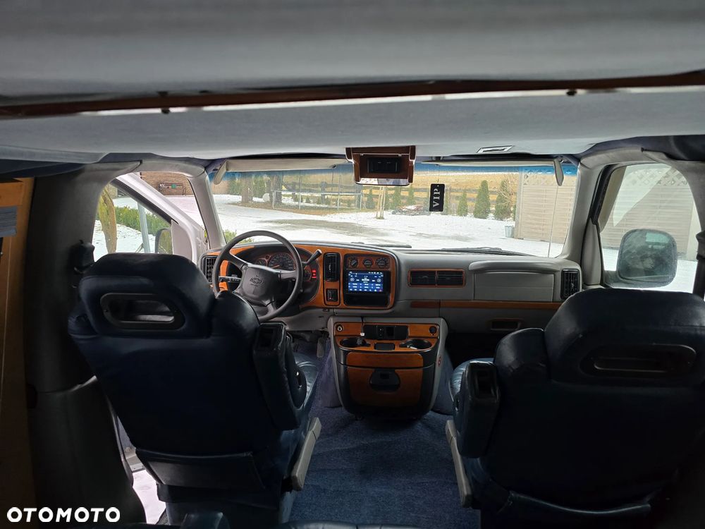Chevrolet Chevy Van - 21
