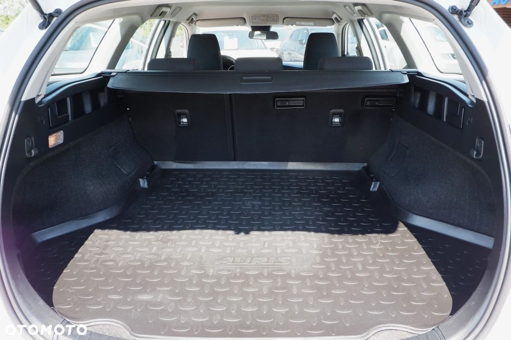 Toyota Auris 1.8 HSD Luna - 14