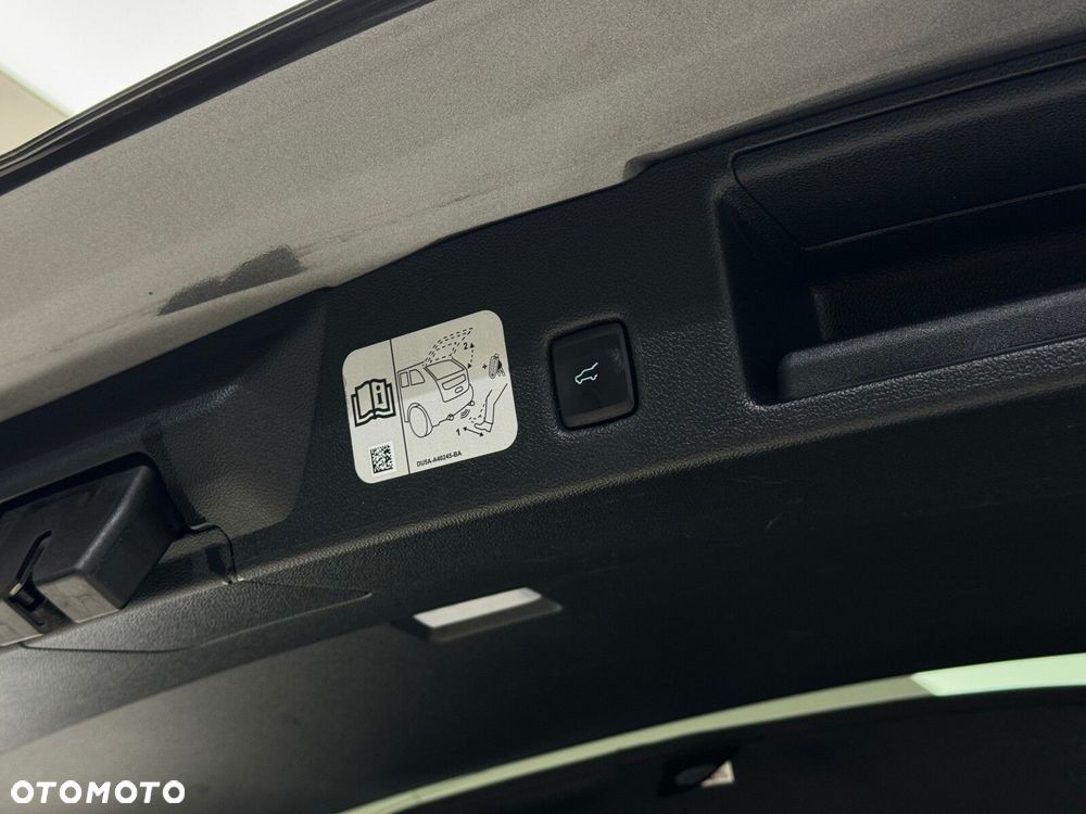 Ford Kuga 1.5 EcoBoost FWD ST-Line X - 16