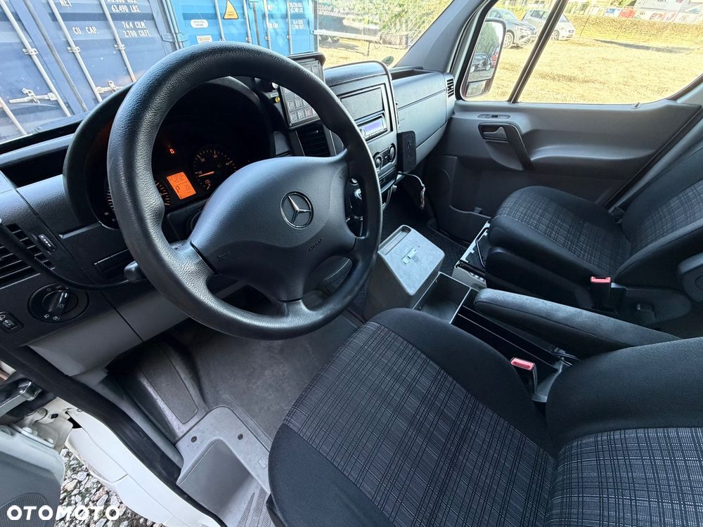 Mercedes-Benz Sprinter - 16