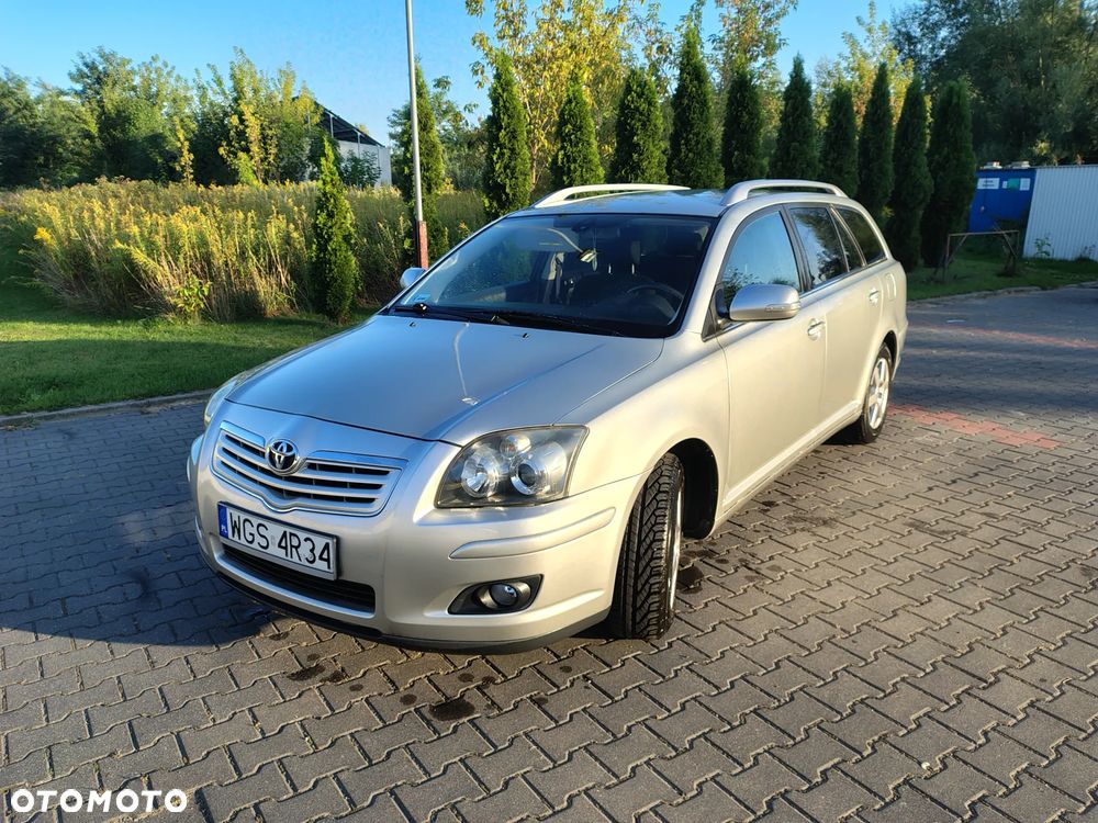 Toyota Avensis - 1
