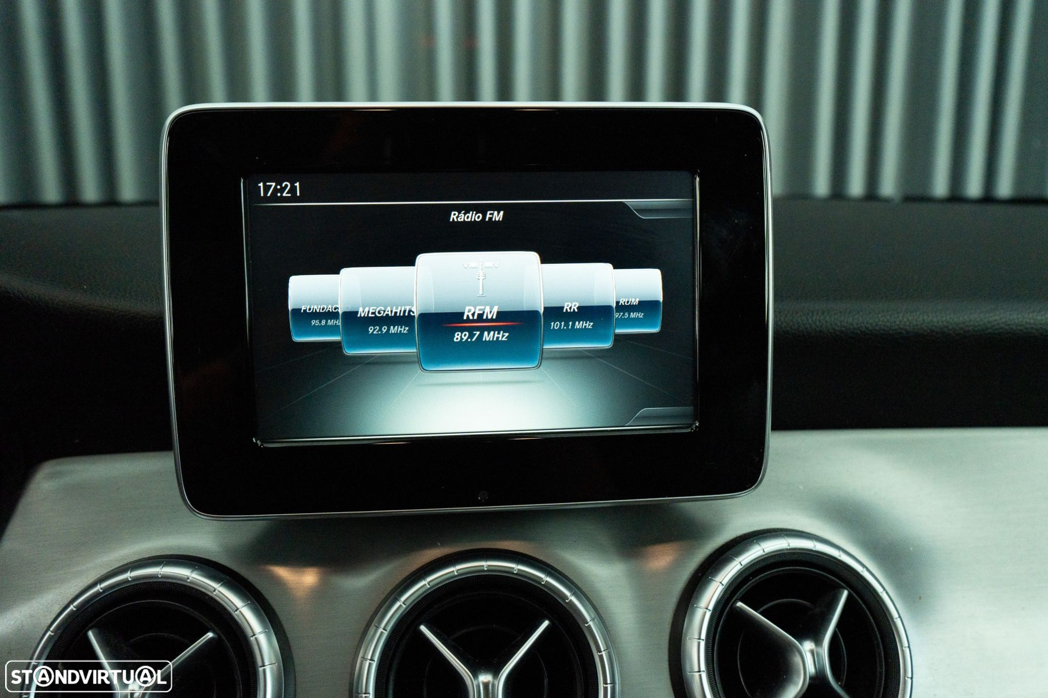 Mercedes-Benz CLA 180 d Shooting Brake AMG Line - 10