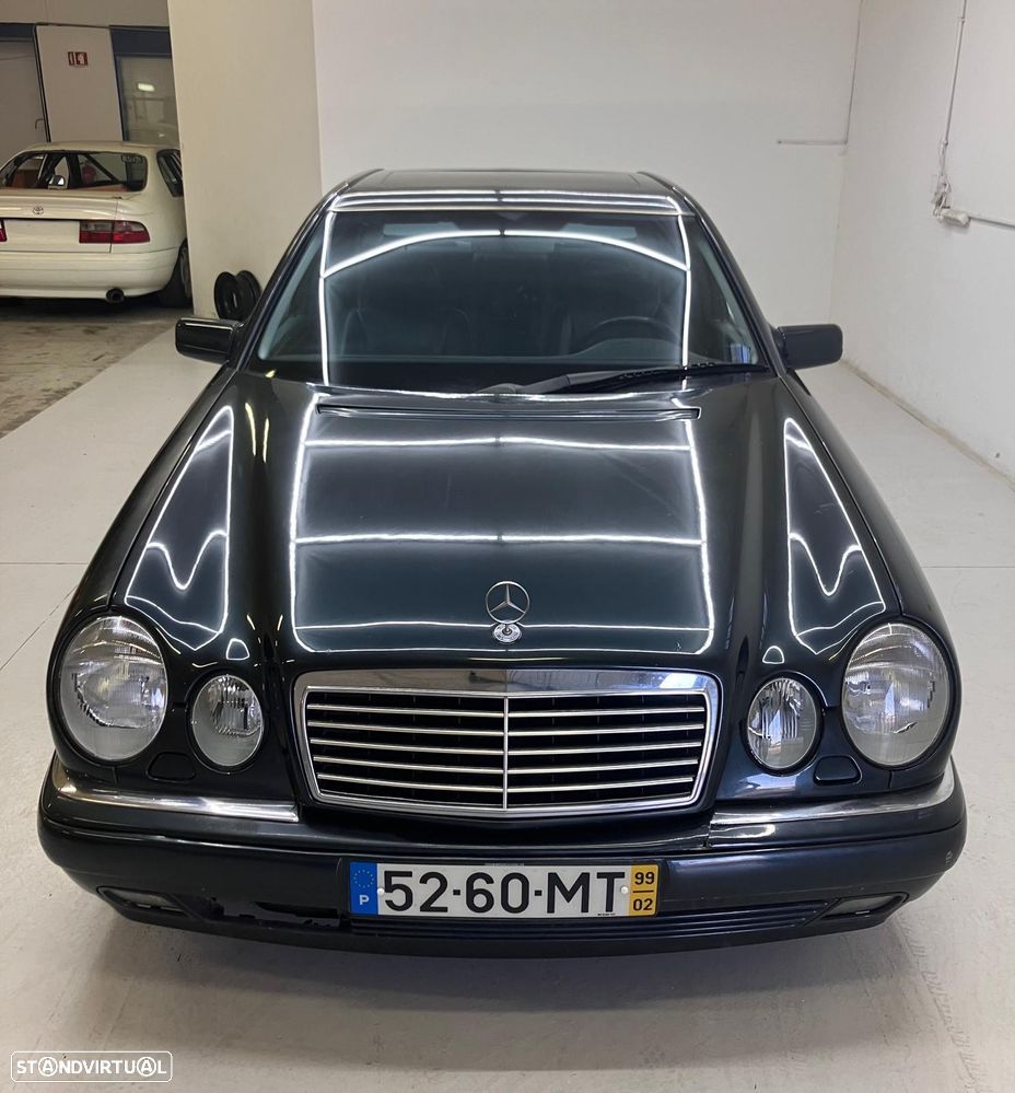 Mercedes-Benz E 300 - 1