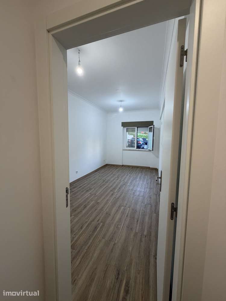 APARTAMENTO DE 54 m² TOTALMENTE REMODELADO A ESTREAR - Grande imagem: 4/15