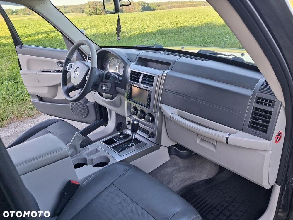 Jeep Cherokee - 28