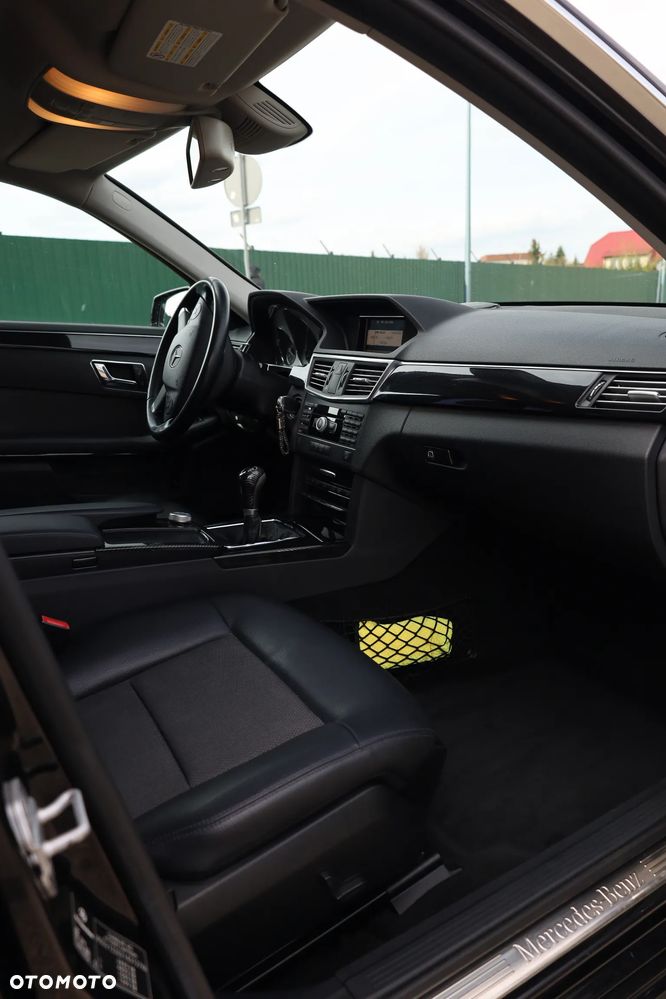 Mercedes-Benz Klasa E 220 CDI BlueEff Avantgarde - 34