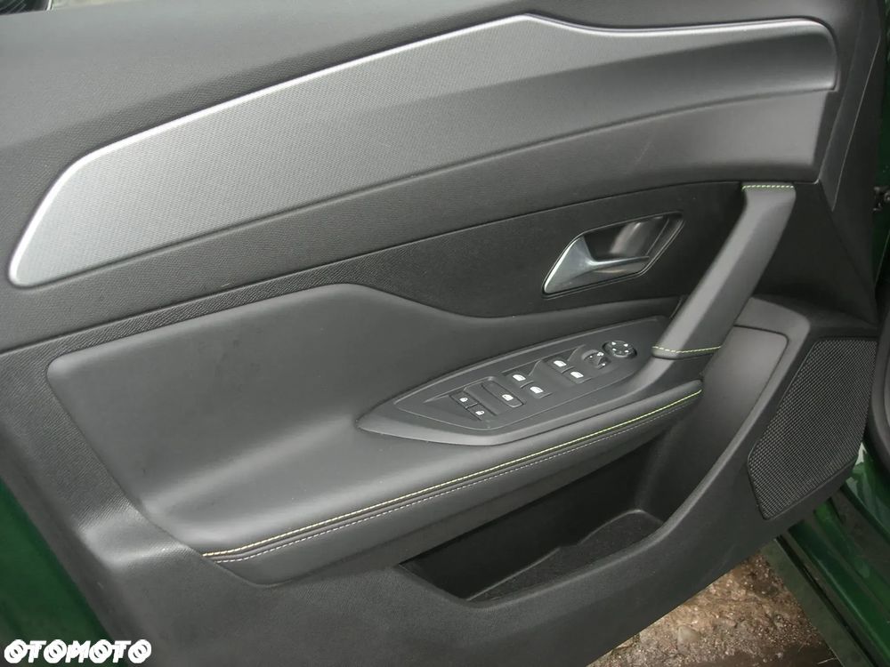 Peugeot 308 1.2 mHEV GT Exclusive S&S e-DCS6 - 14