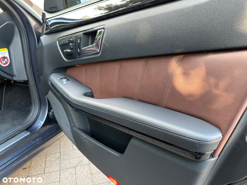 Mercedes-Benz Klasa E 350 CDI DPF BlueEFFICIENCY 7G-TRONIC Avantgarde - 27