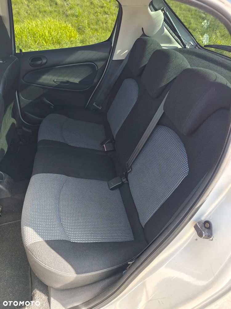 Peugeot 206 - 22