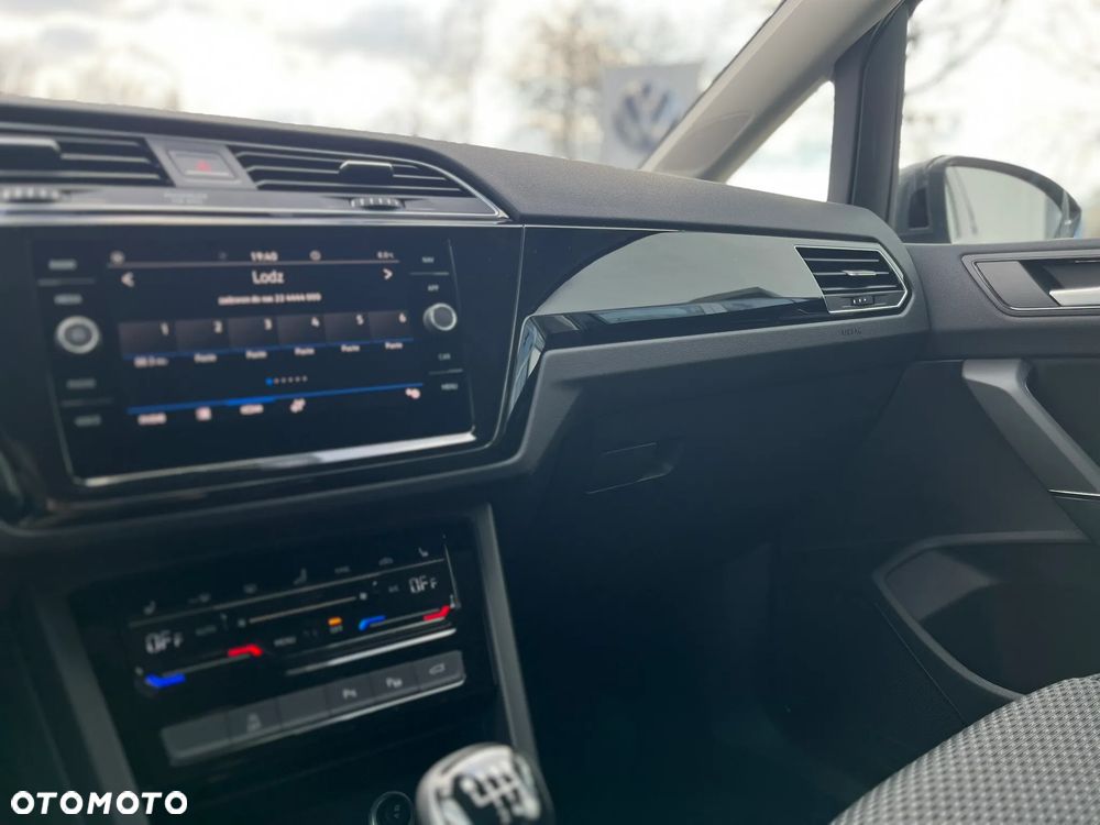 Volkswagen Touran 2.0 TDI SCR Comfortline - 11