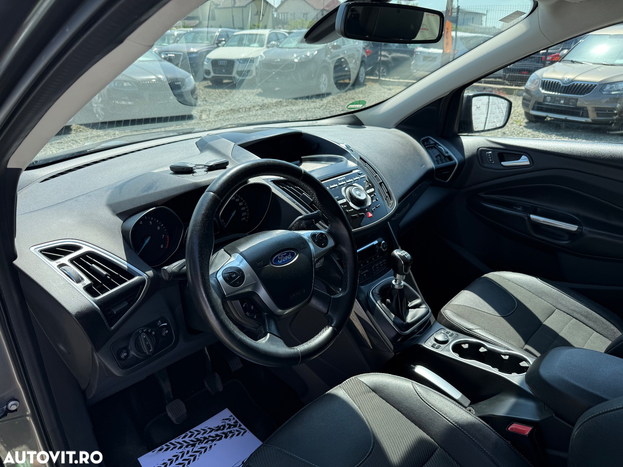 Ford Kuga 1.6 EcoBoost 2x4 Titanium - 17