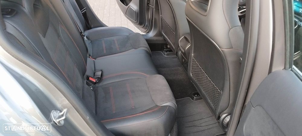 Mercedes-Benz A 250 e AMG Line - 40