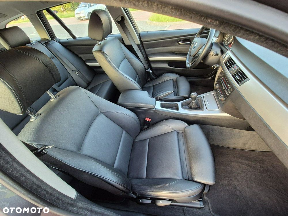 BMW Seria 3 320d - 13