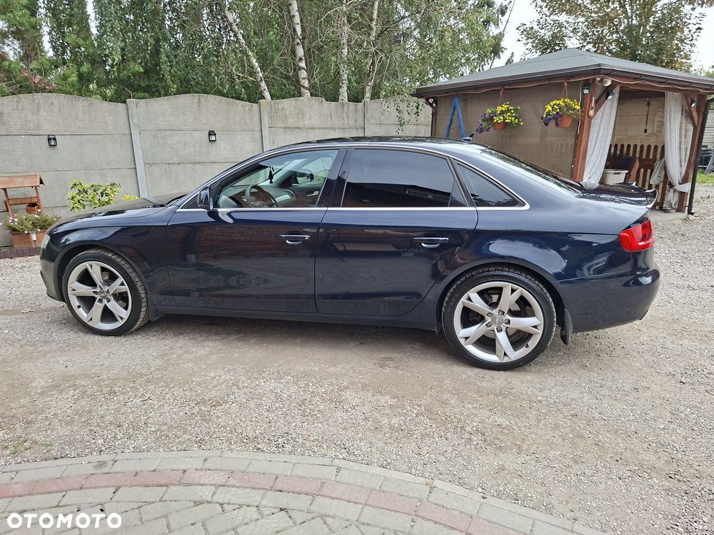Audi A4 Limousine - 5