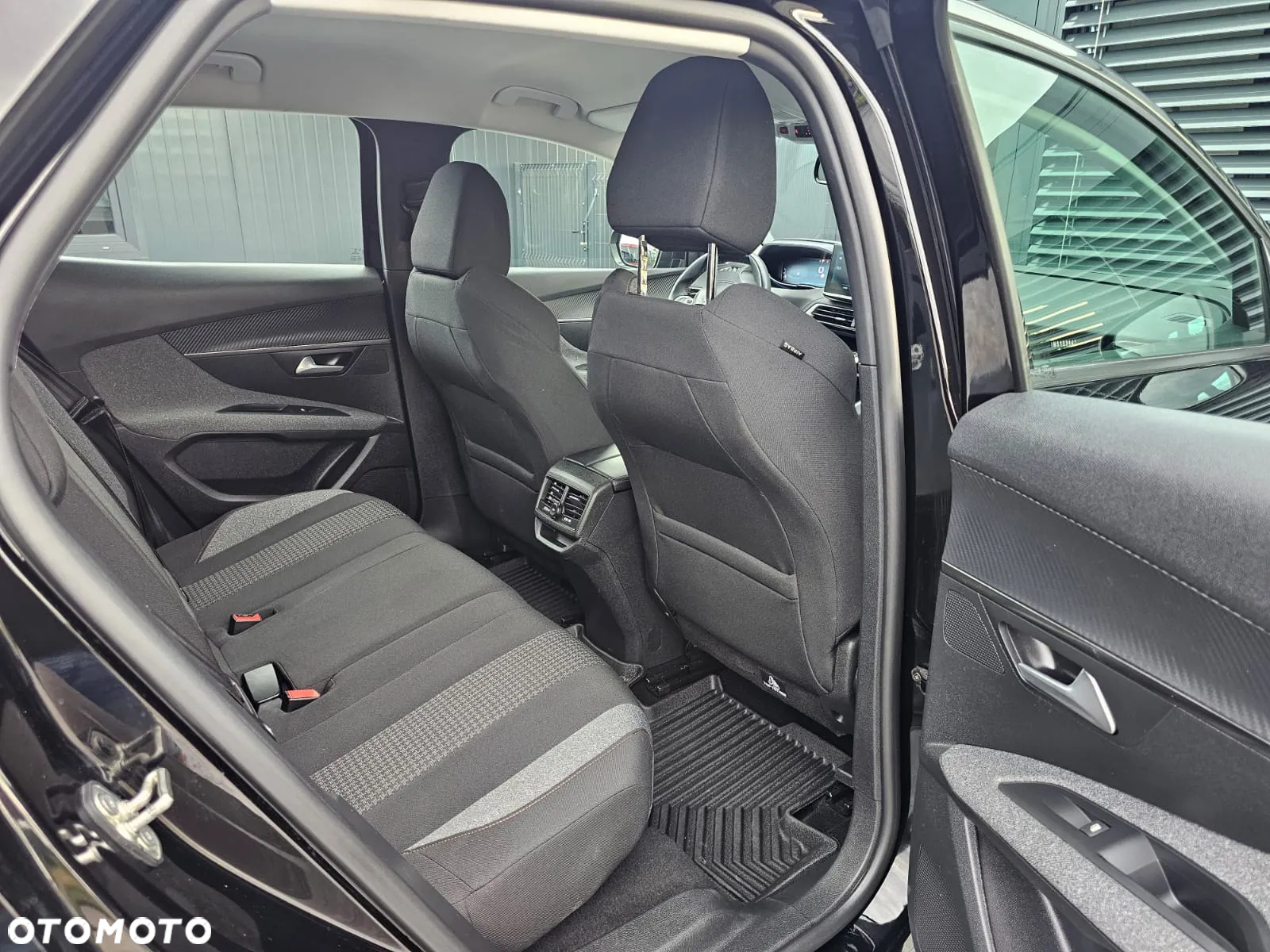 Peugeot 3008 1.5 BlueHDi Allure Pack S&S EAT8 - 40