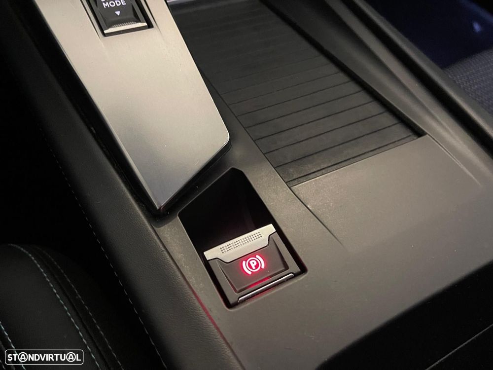 Peugeot 308 1.6 Hybrid Allure e-EAT8 - 30