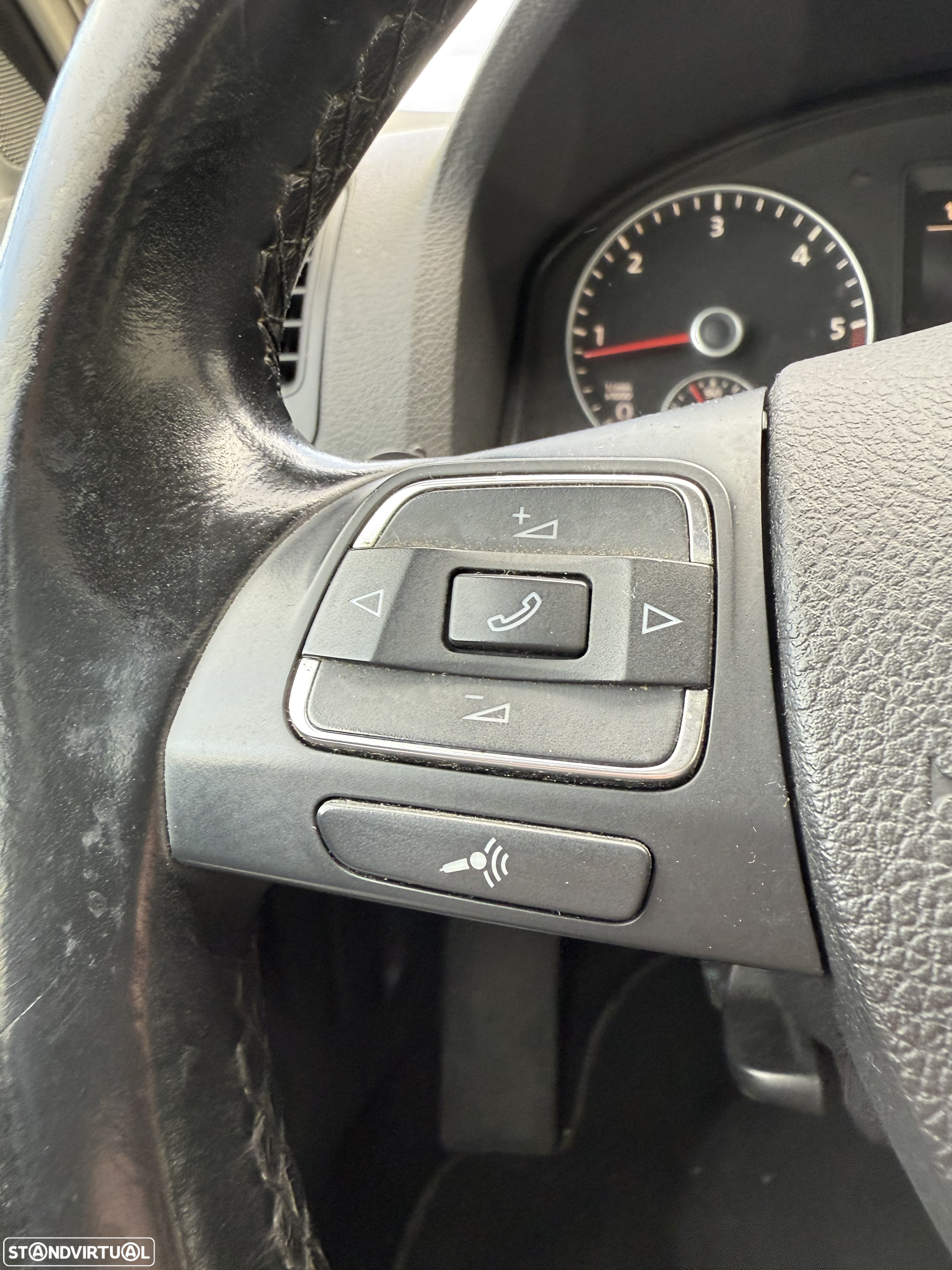 VW Jetta 1.6 TDi Confortline - 22