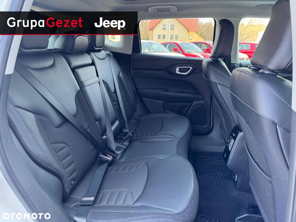 Jeep Compass - 12