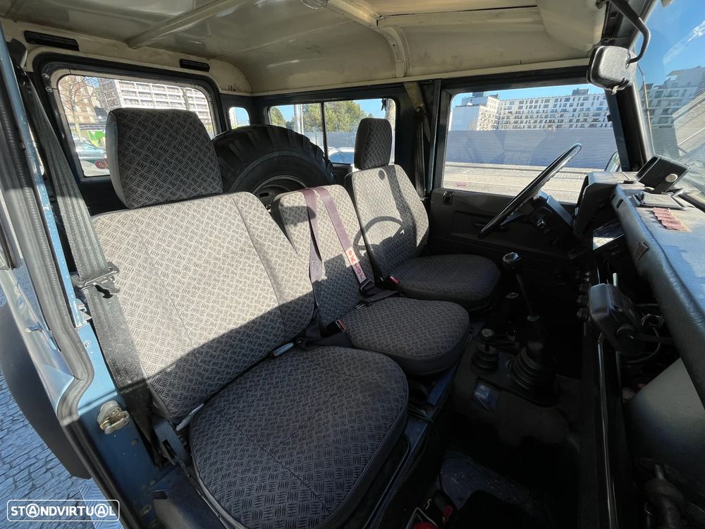 Land Rover Defender - 16