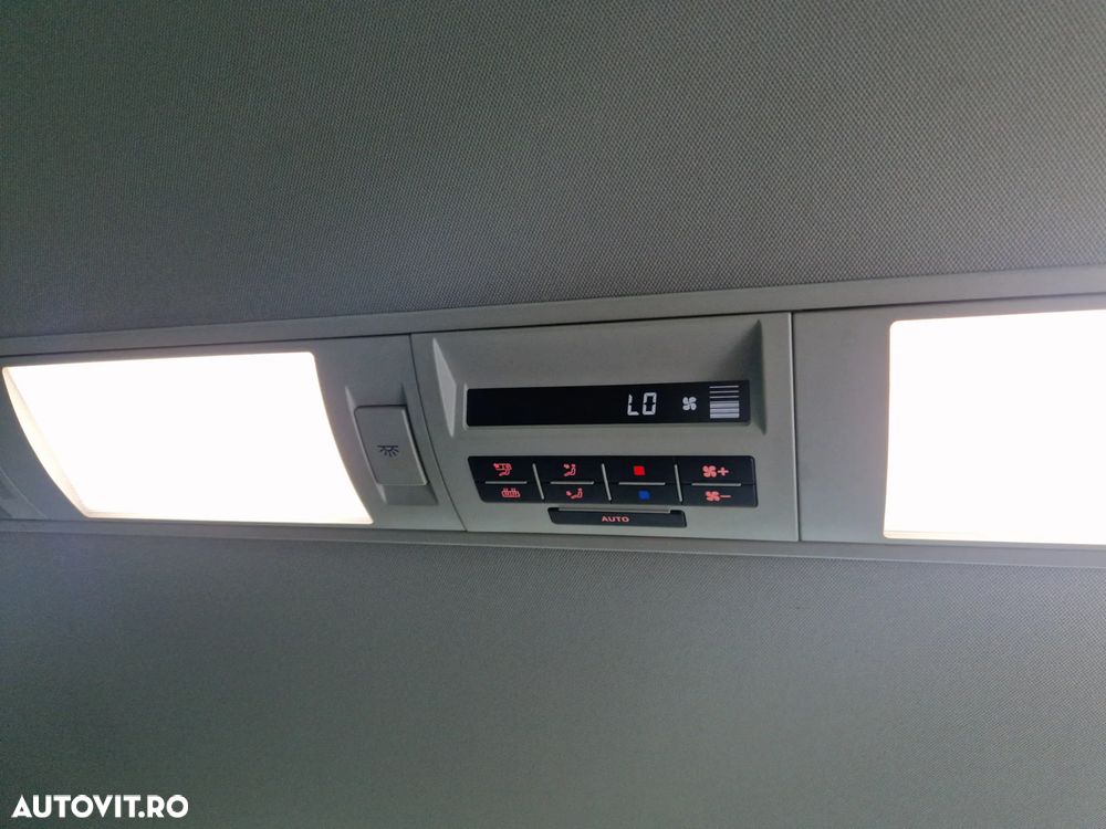 Volkswagen Multivan - 14