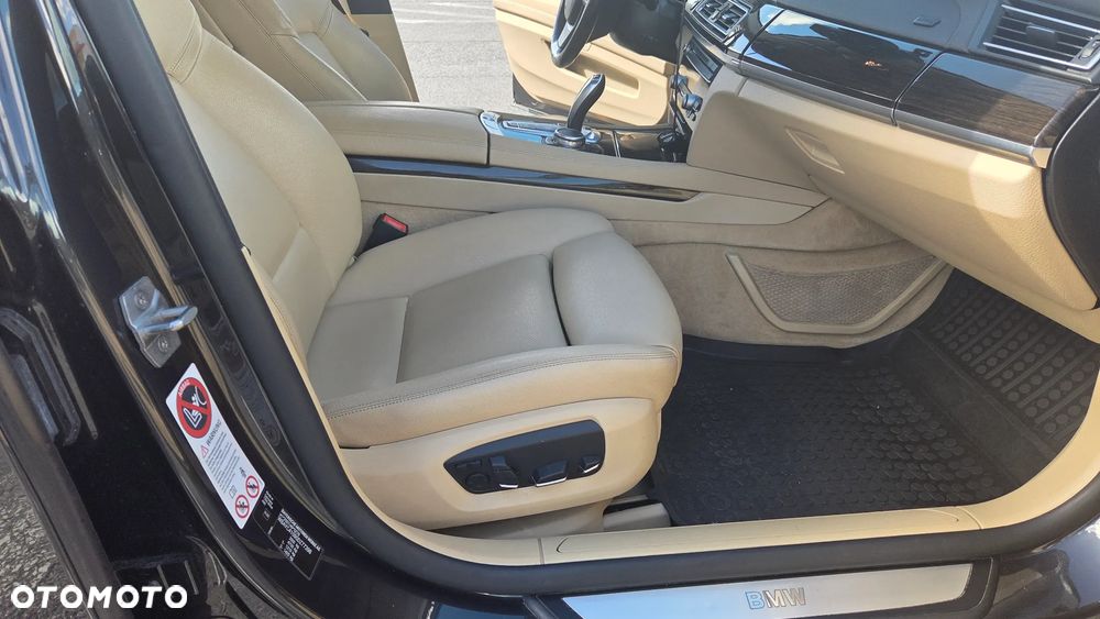 BMW Seria 7 - 34