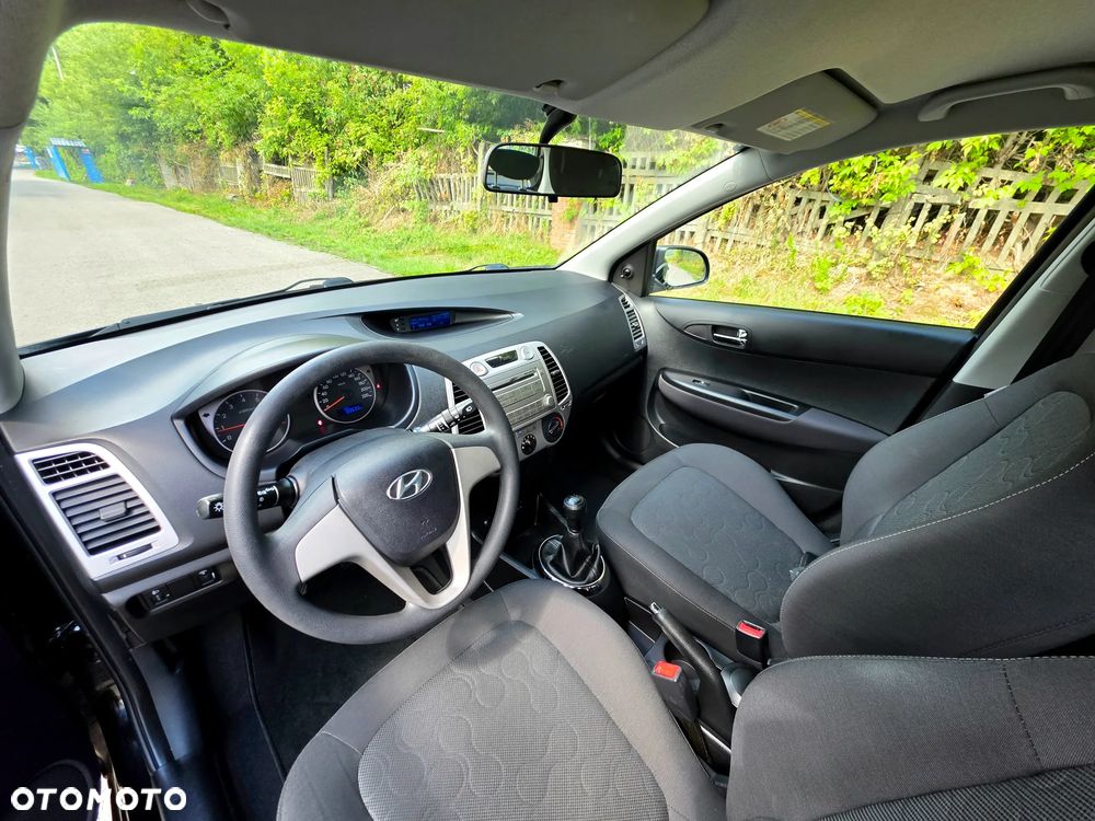 Hyundai i20 1.2 FIFA WM Edition - 10