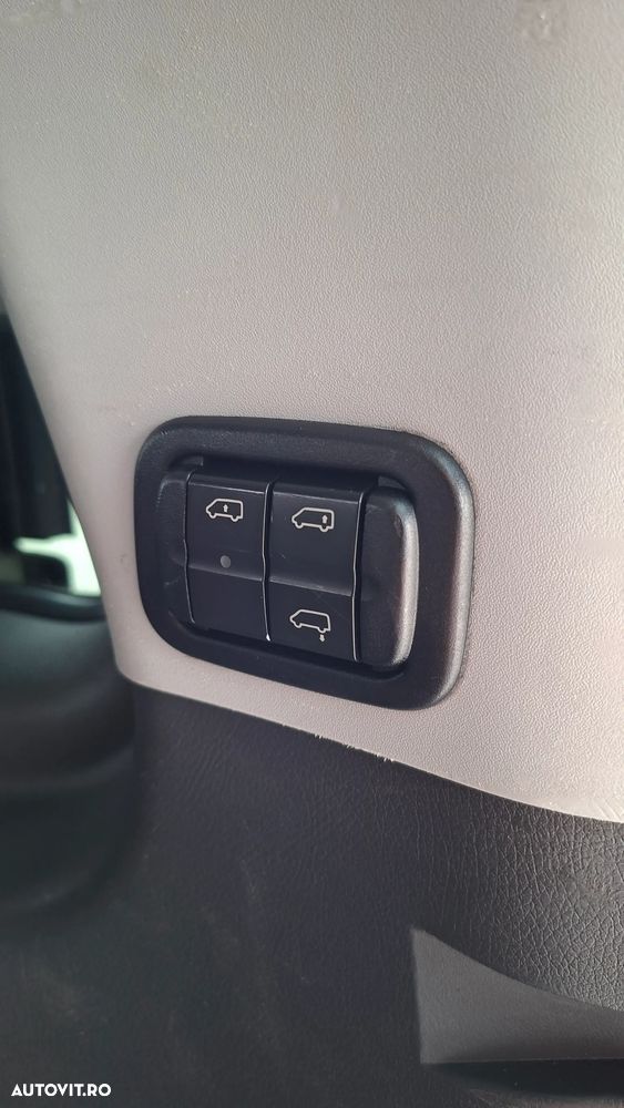 Mercedes-Benz Viano - 24