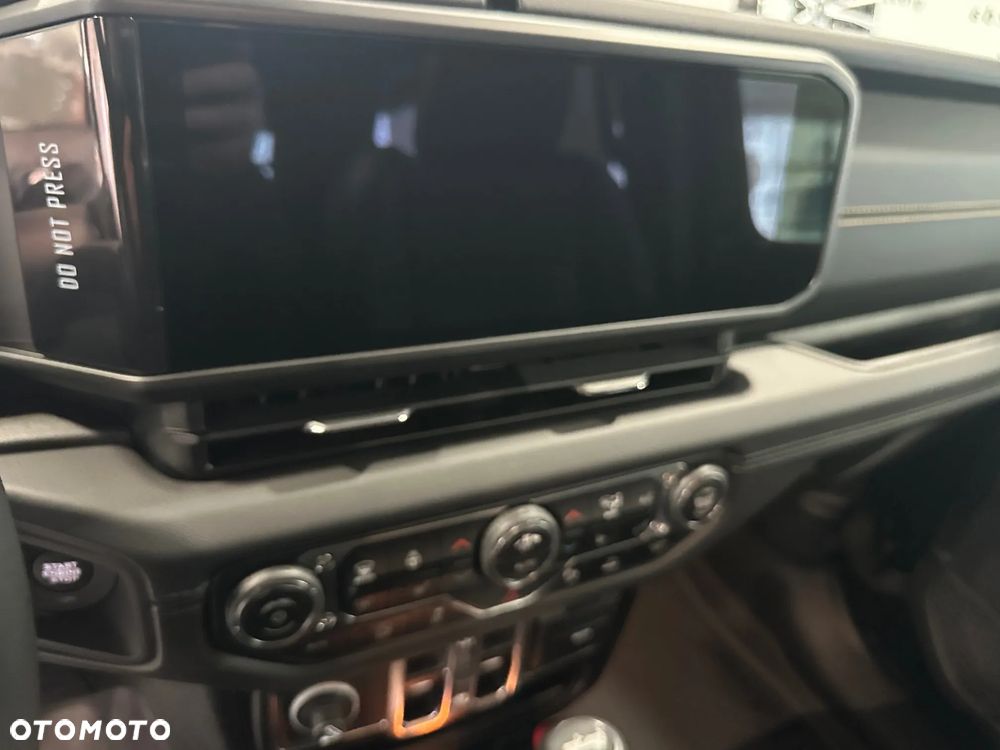 Jeep Wrangler Unlimited GME 2.0 Turbo Sahara - 13