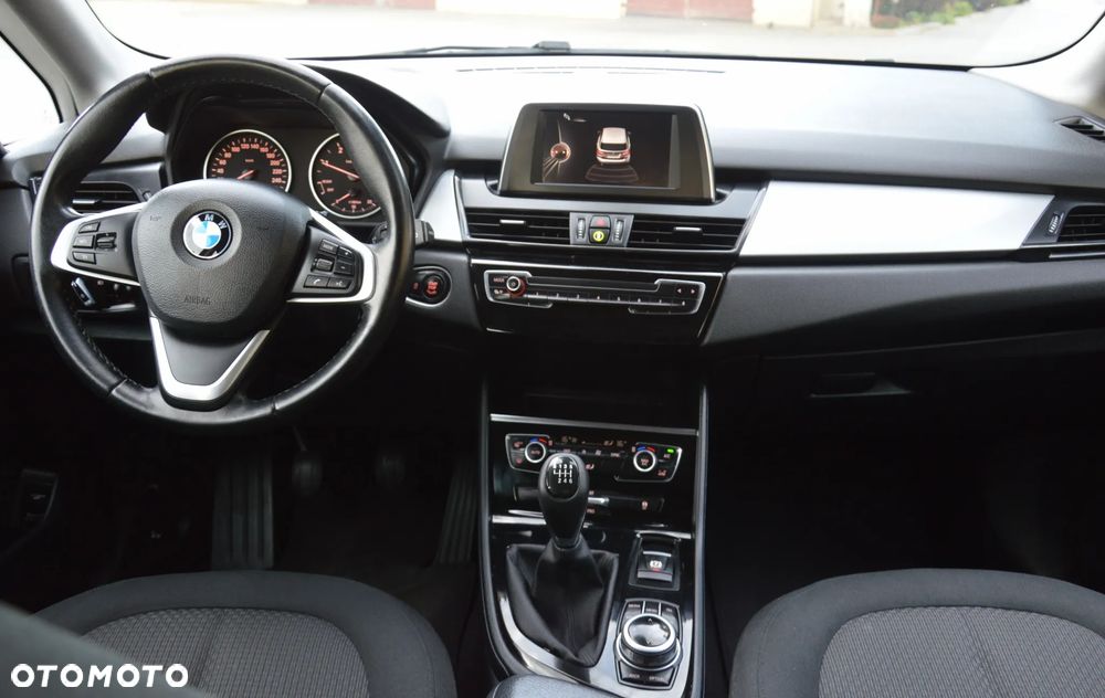 BMW Seria 2 216d - 15