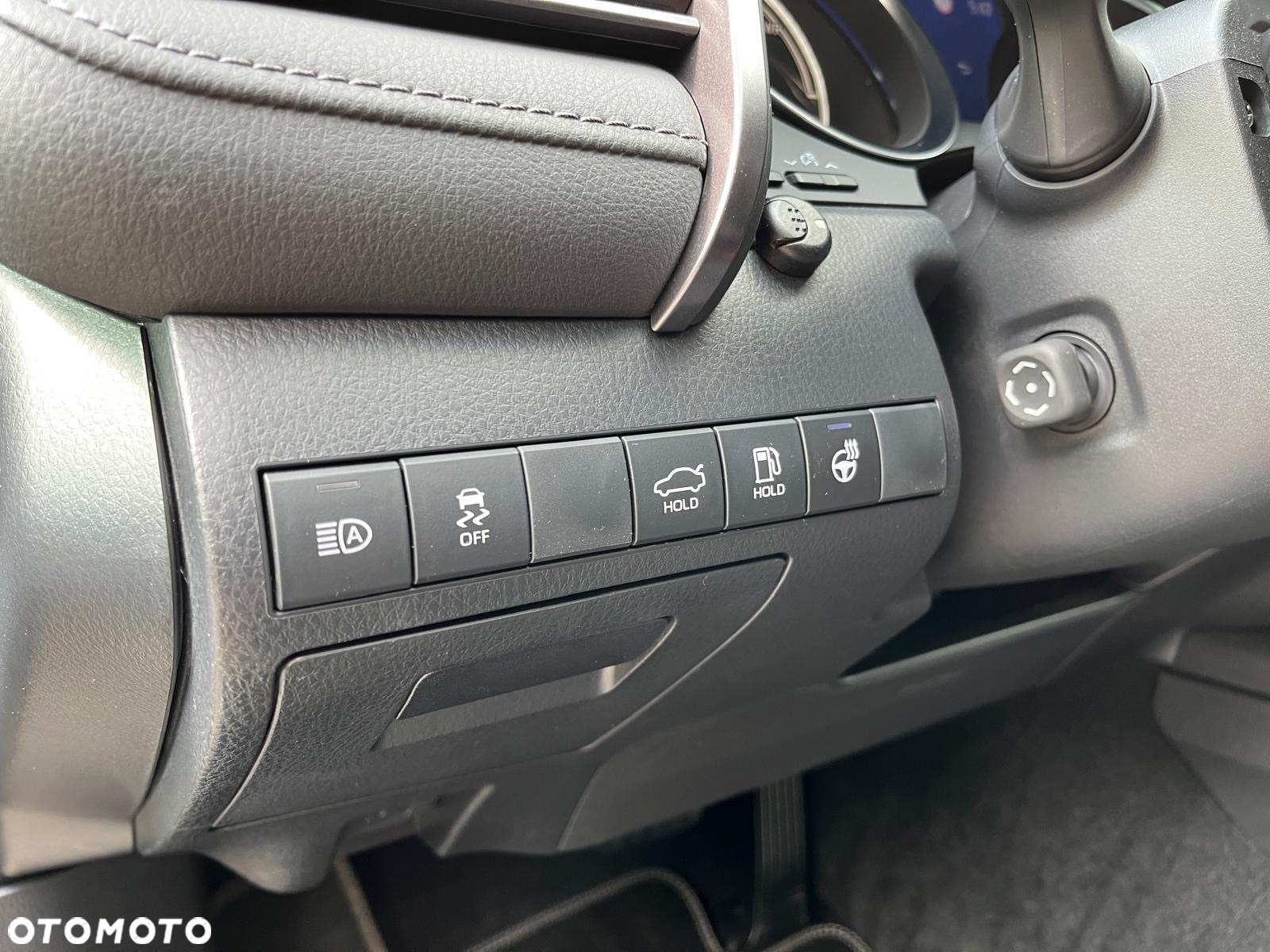 Toyota Camry 2.5 Hybrid Executive CVT - 8