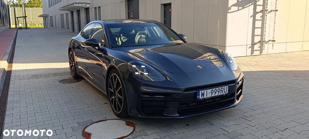 Porsche Panamera - 4