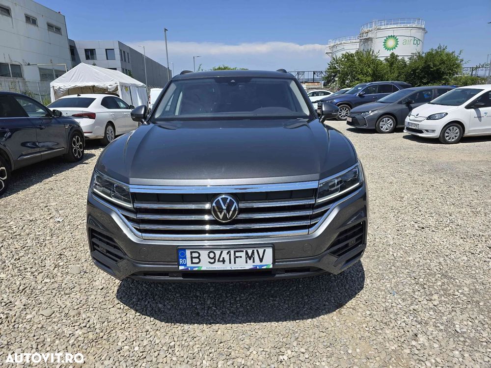 Volkswagen Touareg - 2