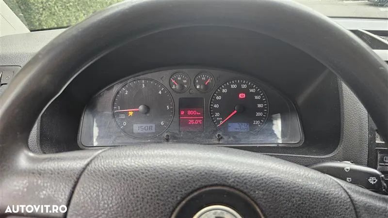 Volkswagen Transporter Caravelle DPF Comfortline Scurt - 5